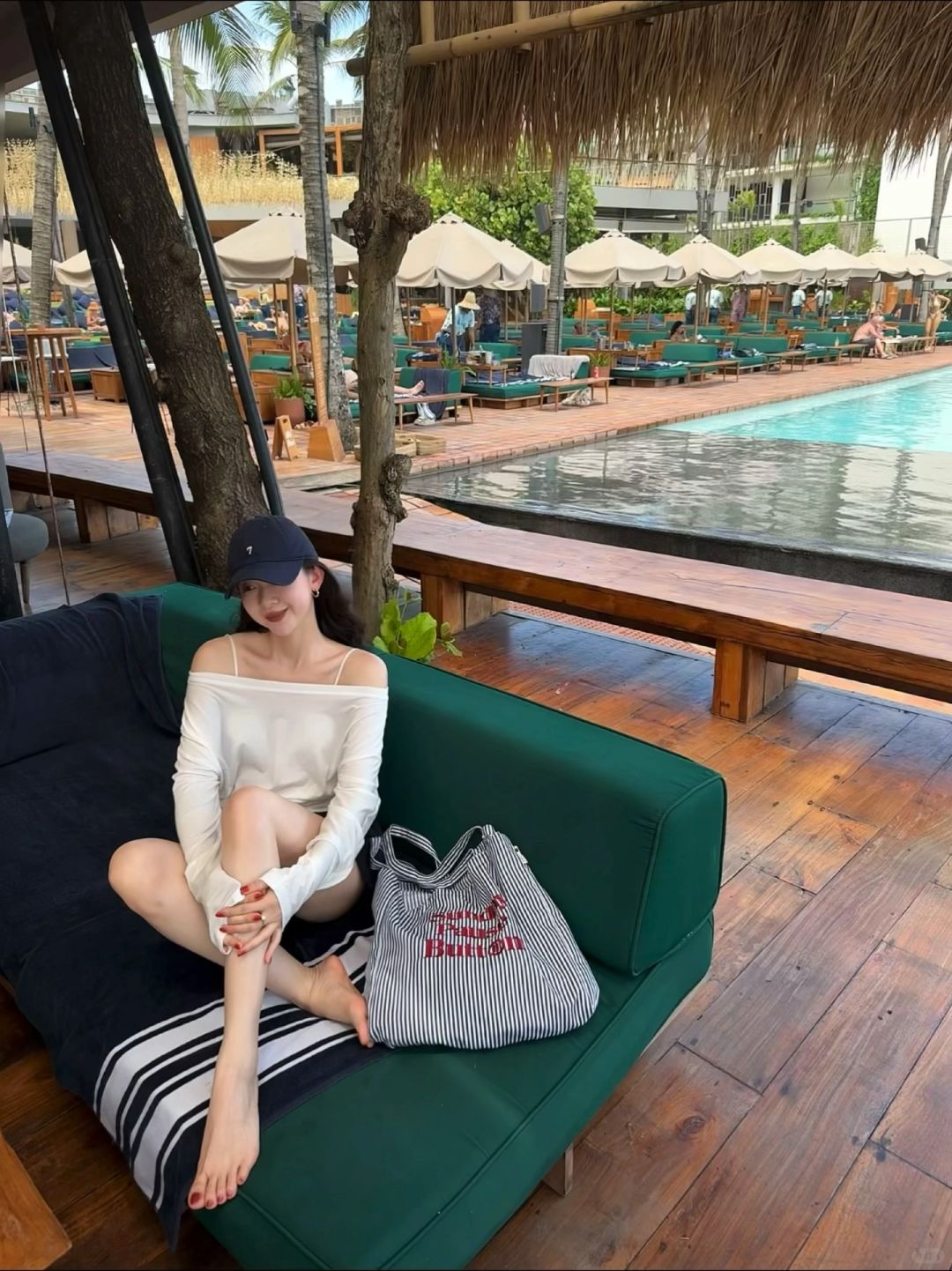 Bali-Bali La brisa Sunday Market, buy a variety of skirts, bikinis, handicrafts, aromatherapy and accessories