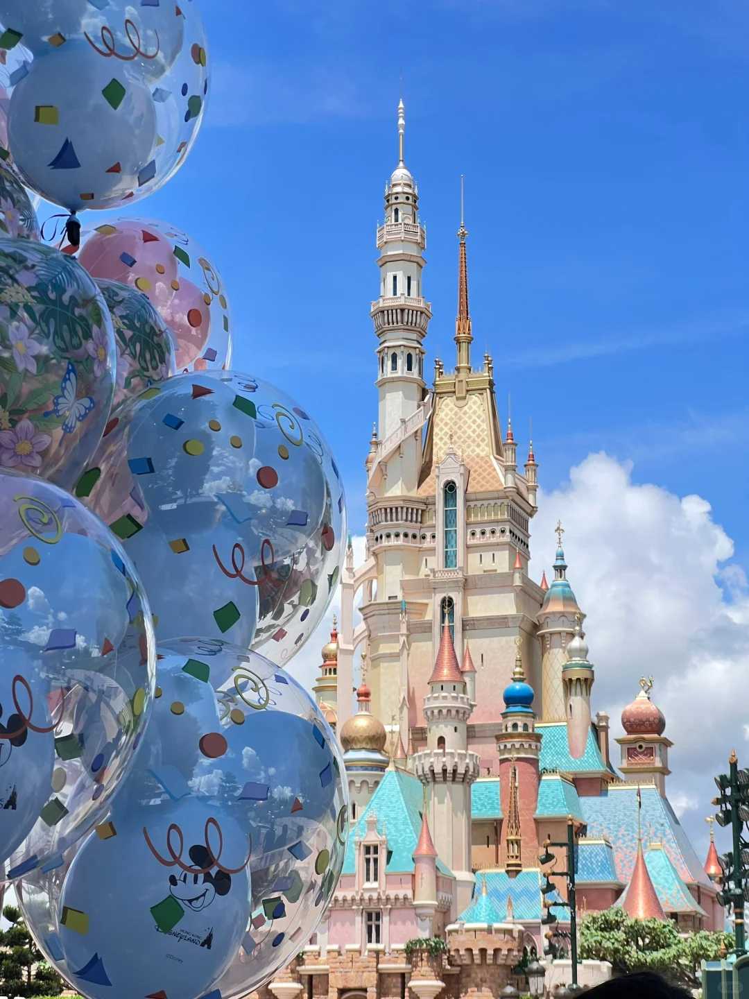 Hong kong-A fairytale world, back to childhood. A practical guide for a one-day trip to Hong Kong Disneyland