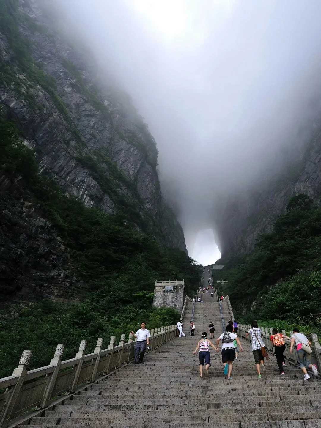 Changsha-Zhangjiajie Western Hunan 5-day travel guide, go deep into the National Forest Park to explore the wonders of the canyon