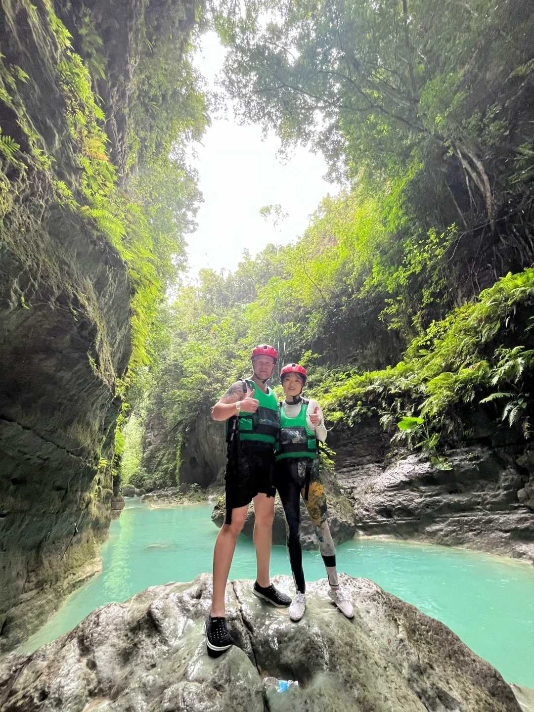 Cebu-Charter a car to travel up the Kawasan River in Cebu and watch sardines swimming around in Moalboal