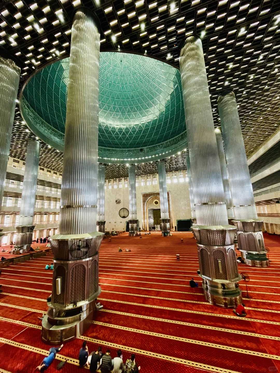 Jakarta-Tour of Jakarta, the largest city in Southeast Asia, including Kota Tua Old Town and Istiqlal Mosque.