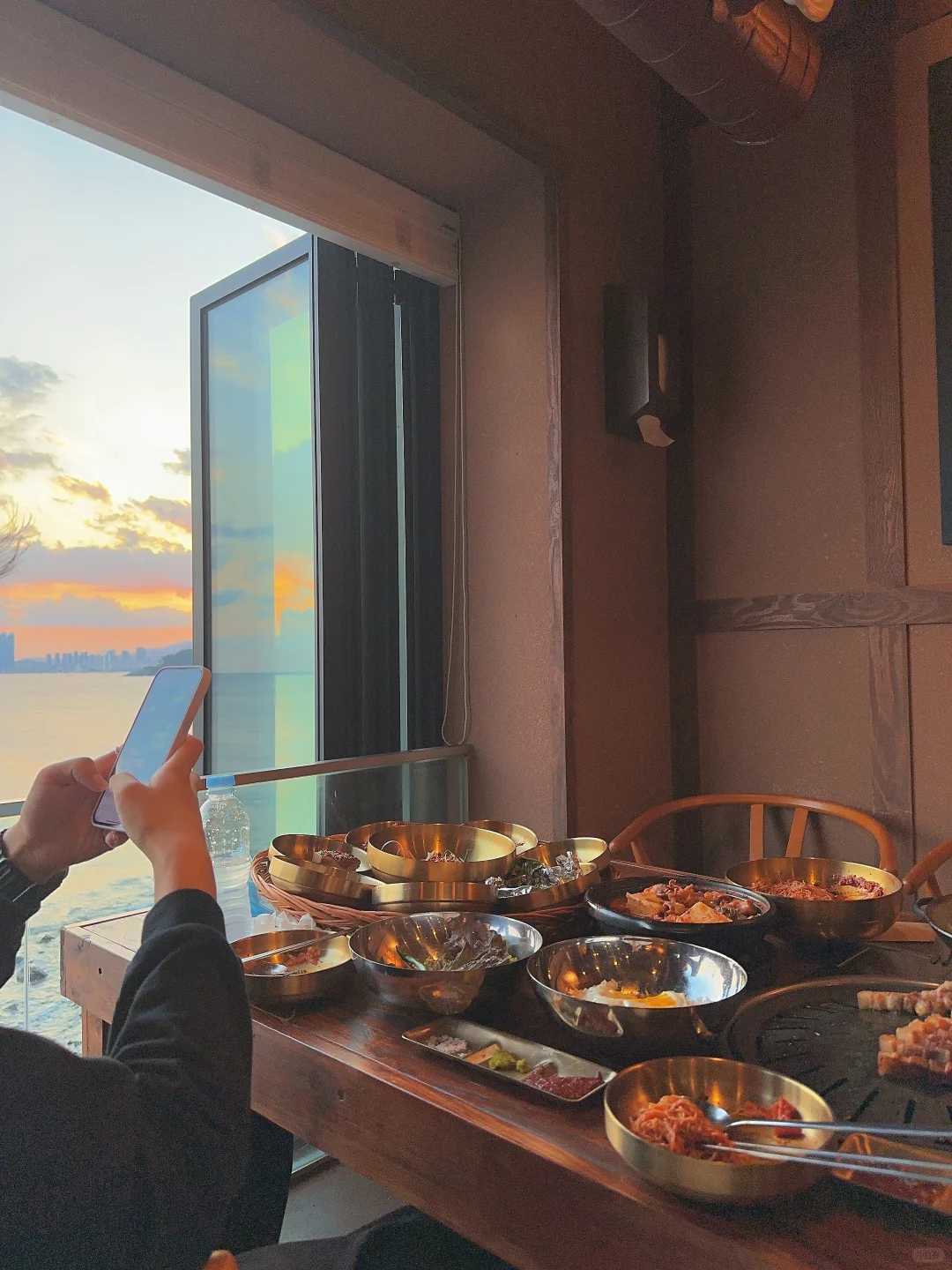 Busan/Jeju-Busan 돈독 restaurant, experience seaside barbecue + live octopus cold noodles + beautiful sunset