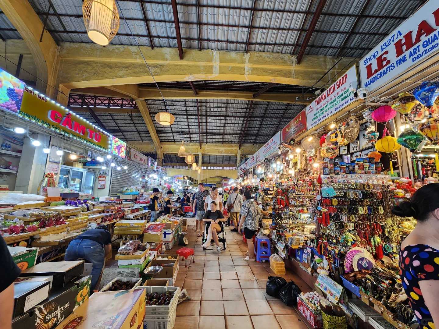 Ho Chi Minh-Shopping guide for Cho Ben Thanh Market and Big C Supermarket in Ho Chi Minh, Vietnam