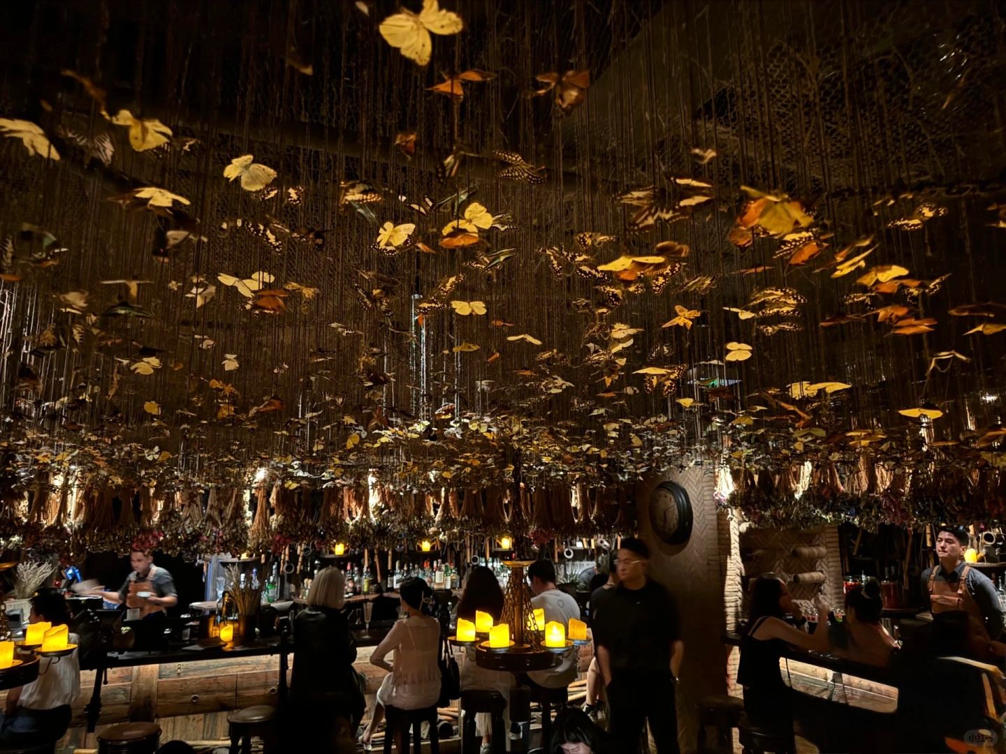 Hong kong-C Club in Lan Kwai Fong - Hong Kong's nightlife style. The first bar to introduce R&B dance music