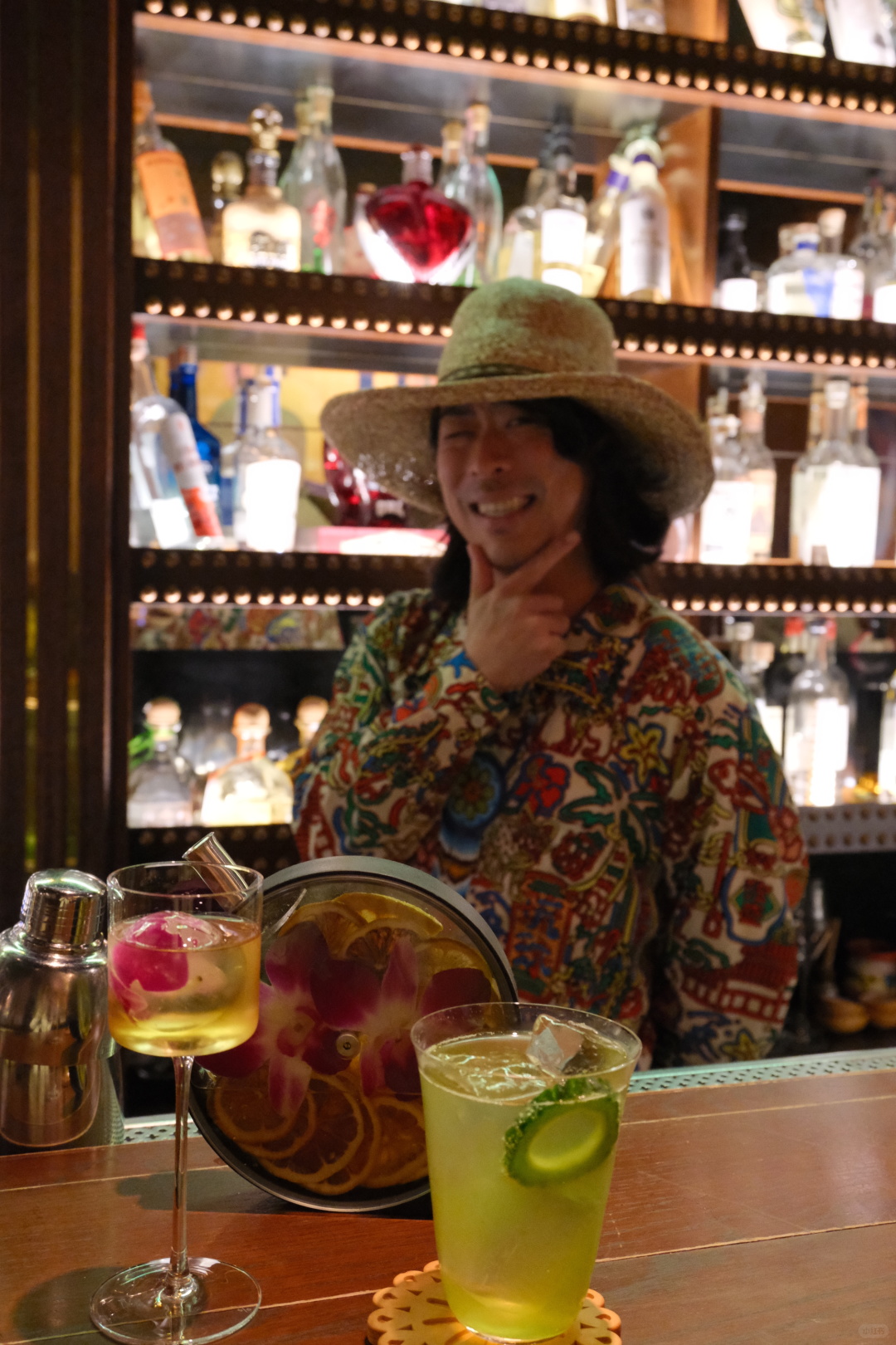 Okinawa-El lequio is a bar you can't miss when visiting Okinawa. It is near Kokusai-dori and is open until 2 a.m.