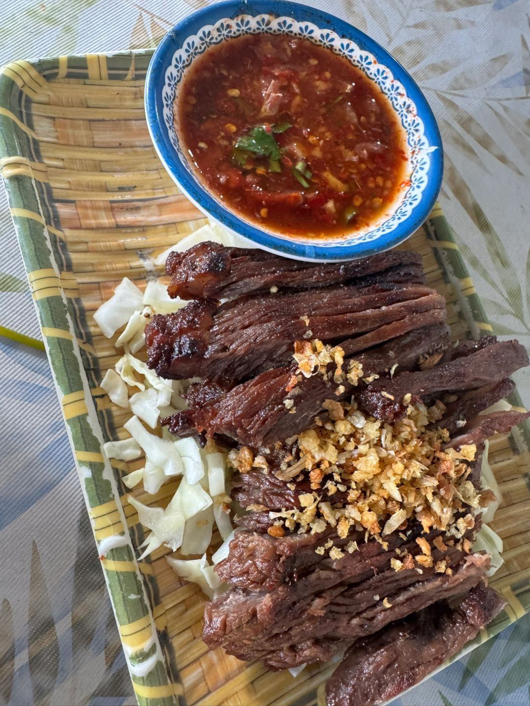 Krabi-Krabi Vogue Shopping Center roadside restaurant, charcoal grilled pork neck is very delicious