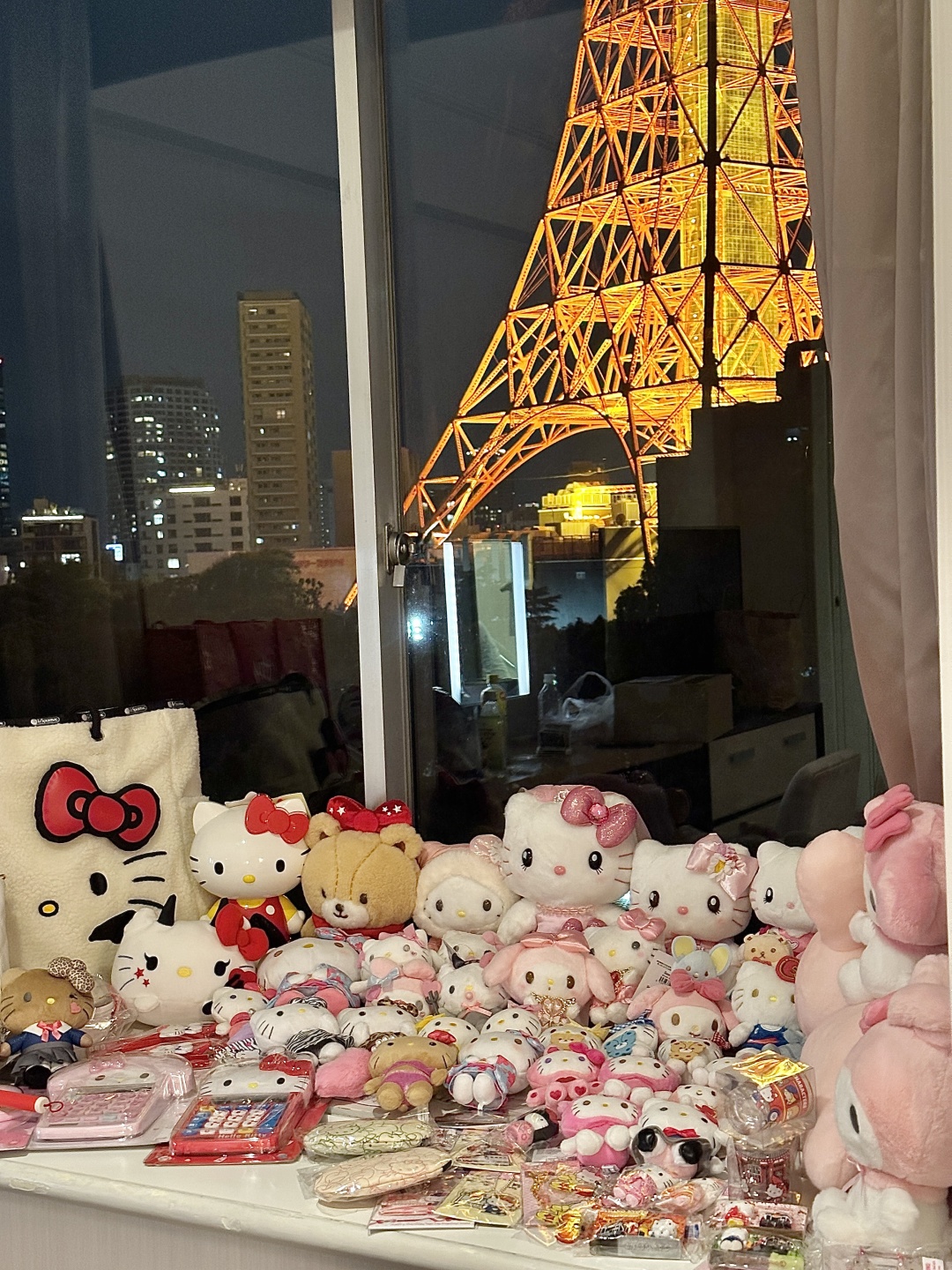 Osaka-Here comes the Japanese Hello Kitty shopping guide: Sensoji, Sanrio and Universal Studios