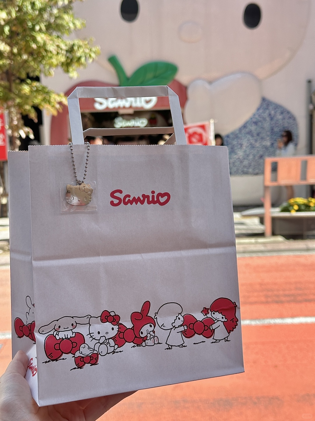 Osaka-Here comes the Japanese Hello Kitty shopping guide: Sensoji, Sanrio and Universal Studios
