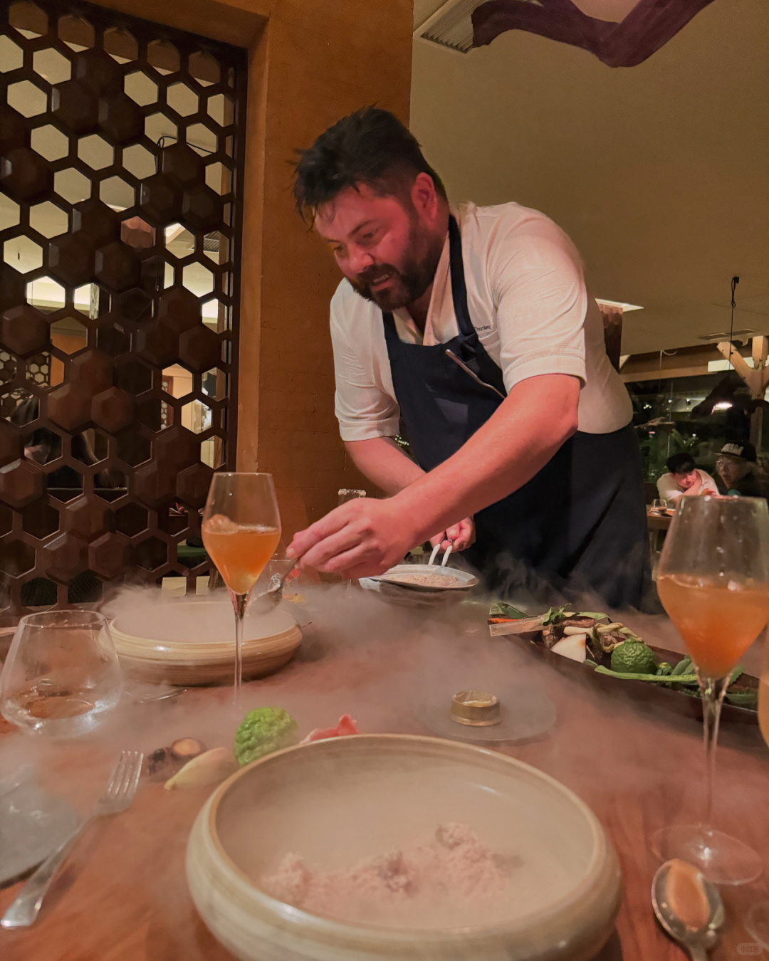 Bali-At the three-star Michelin French restaurant mozaic in Ubud, Bali, the waiter will introduce the ingredients and methods of each dish.