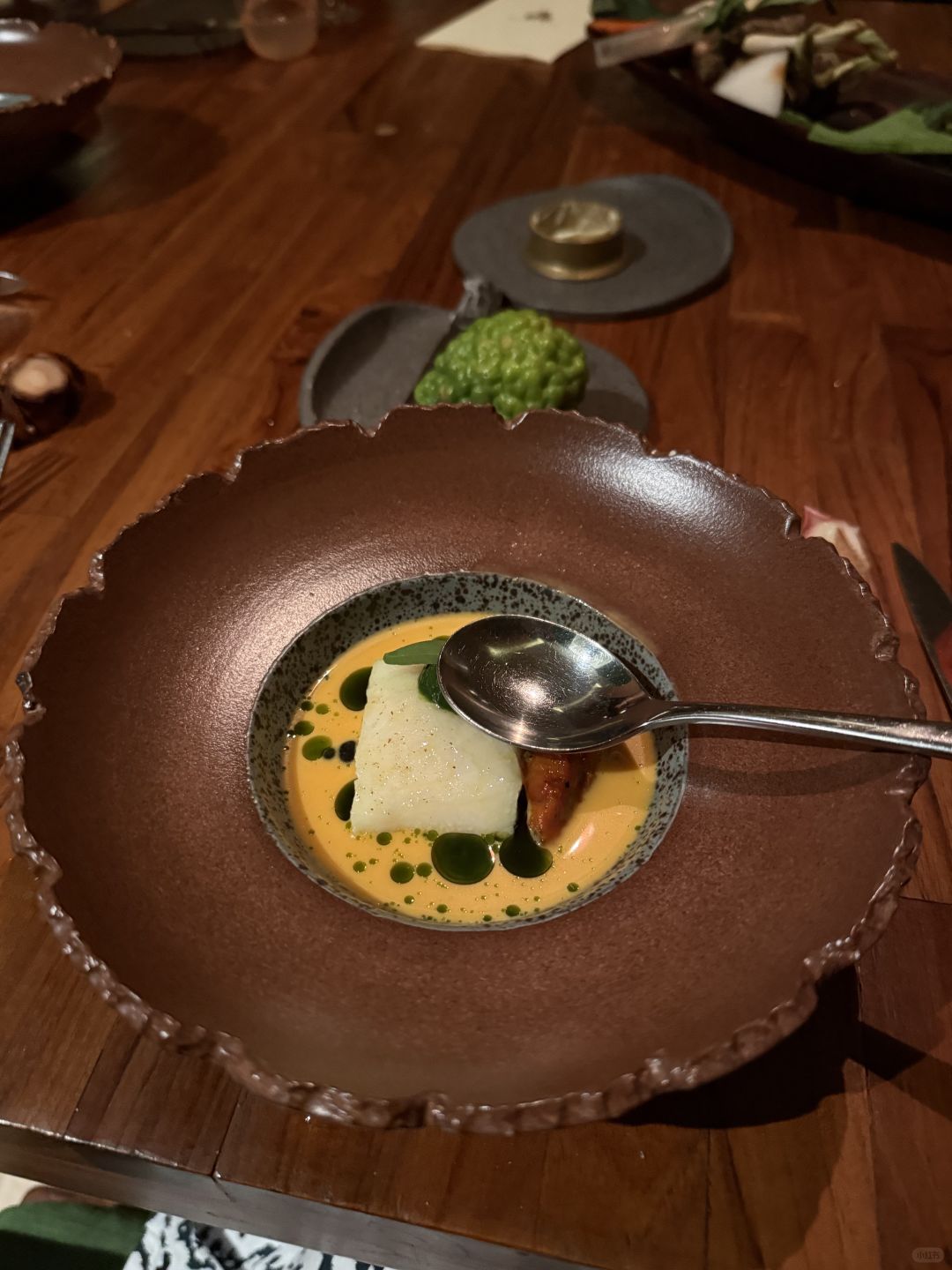 Bali-At the three-star Michelin French restaurant mozaic in Ubud, Bali, the waiter will introduce the ingredients and methods of each dish.
