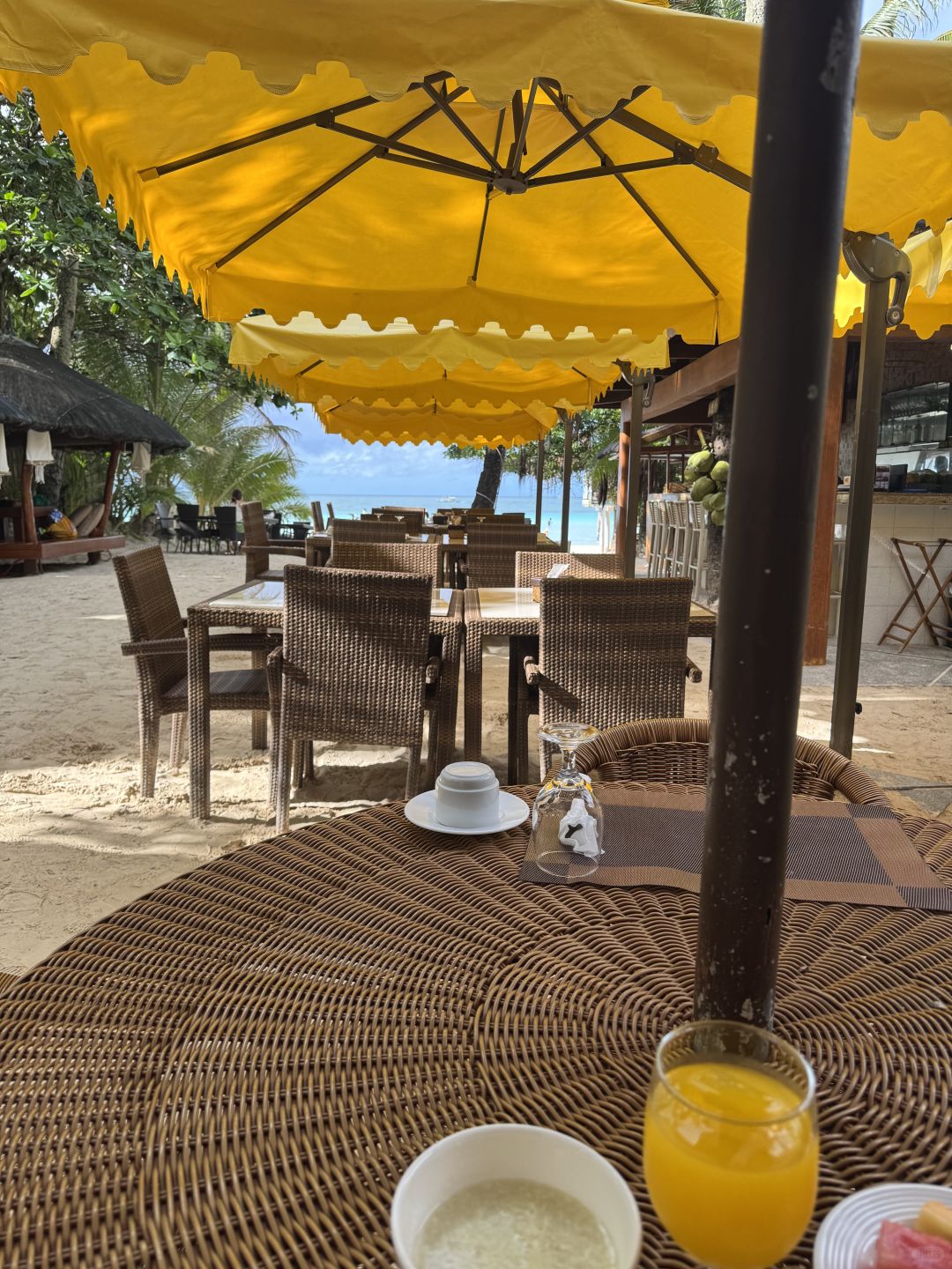 Boracay-Boracay S1 Aur Beach Resort is suitable for those who do not require high room facilities and have a limited budget.