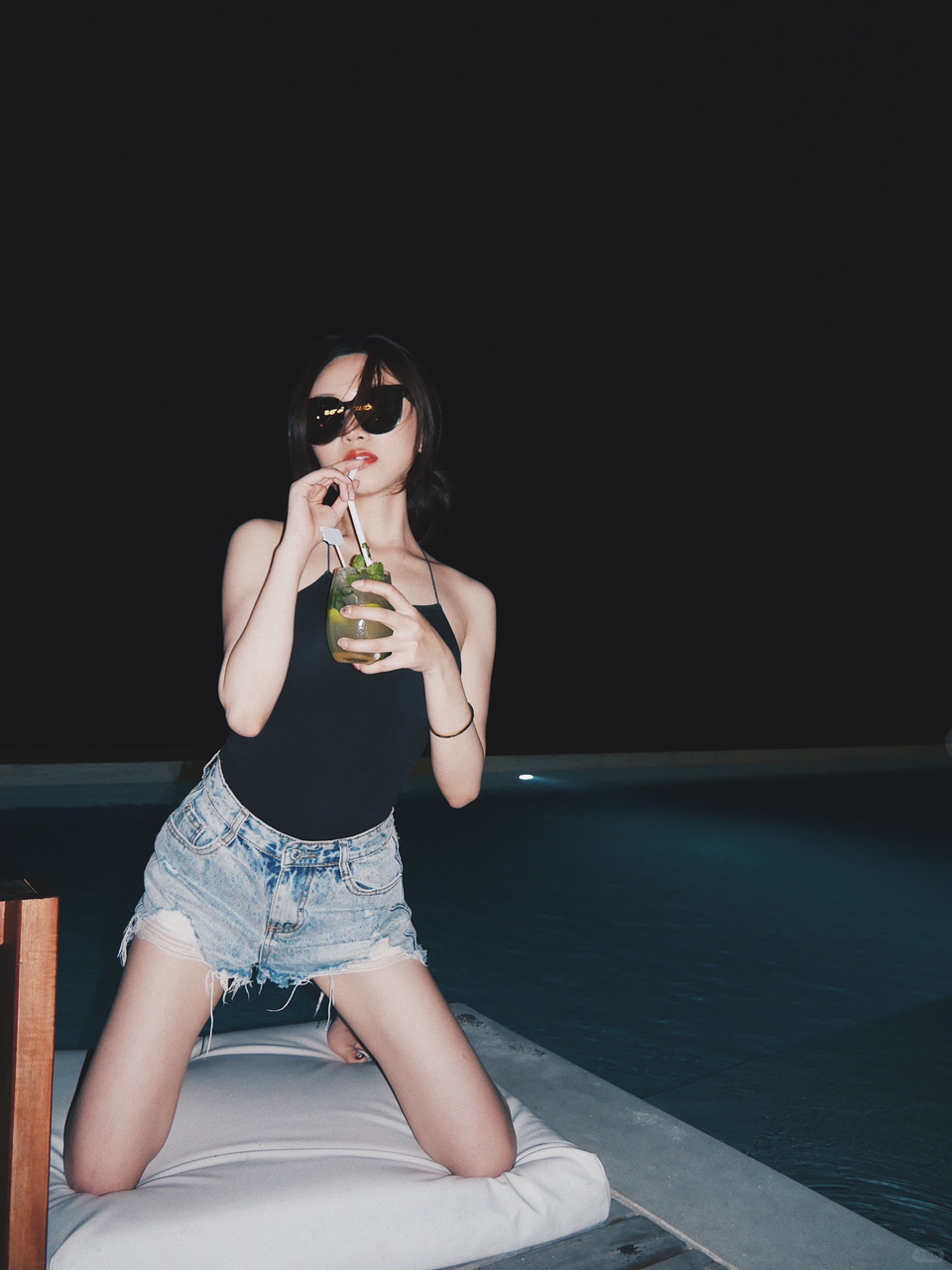 Hua Hin-Chocolate Box Hotel in Hua Hin, Oasis Beach Bar and Restaurant in Seen Space with Sea Breeze