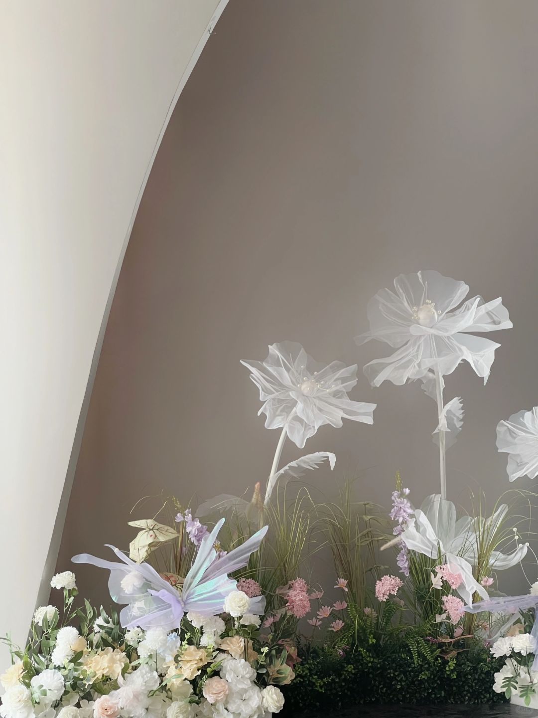 Changsha-The 57-story Tyndall Gap Hotel in Orange Island, Changsha, feels like living in an exquisite art gallery