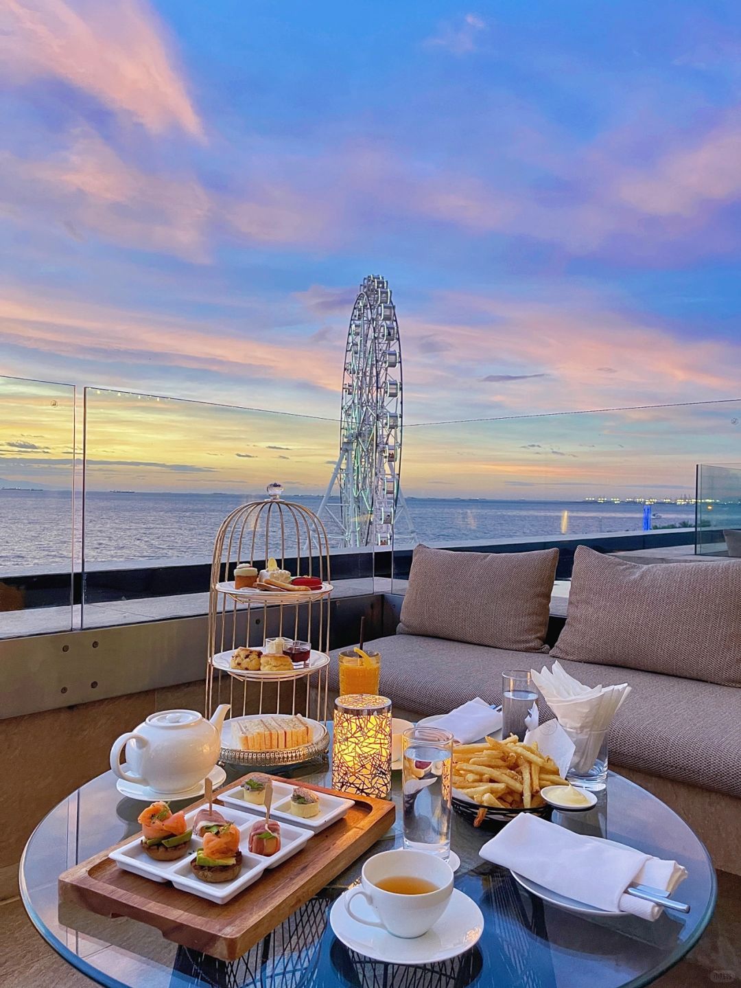 Manila/Luzon-Conrad Pasay Metro Hotel Manila, enjoy the city night view and the slowly rotating Ferris wheel