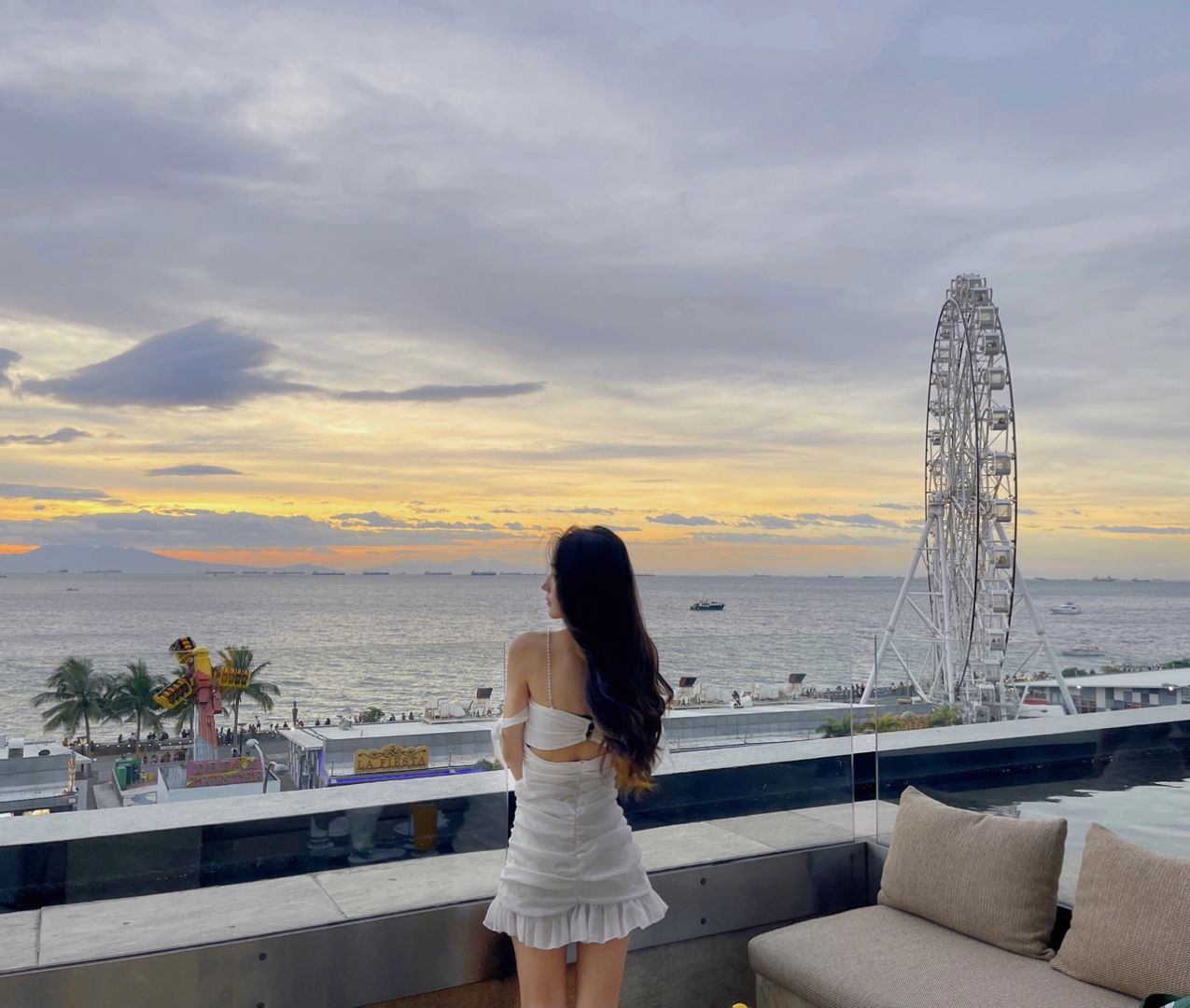 Manila/Luzon-Conrad Pasay Metro Hotel Manila, enjoy the city night view and the slowly rotating Ferris wheel