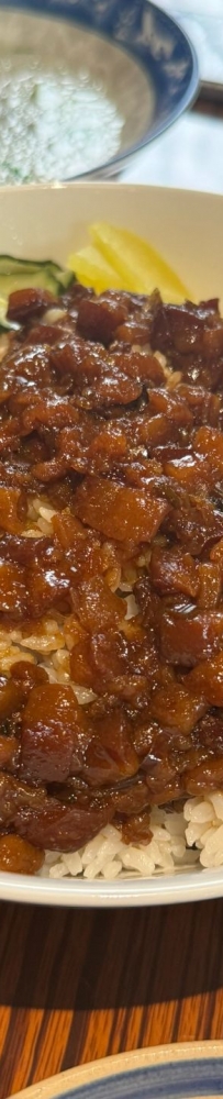 Taipei Jianjiao Braised Pork Rice?, the rice is soaked in the meat broth