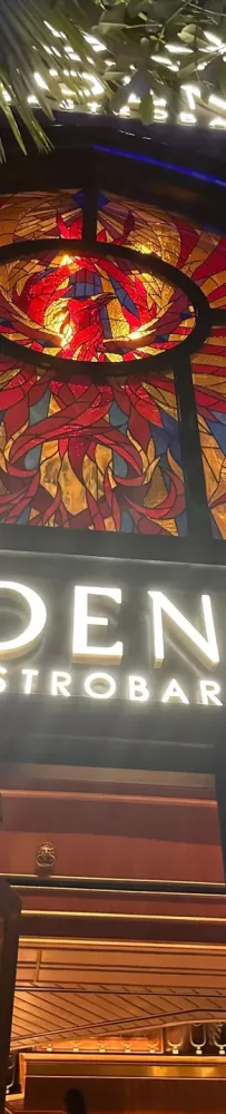 Indonesian internet celebrity bar Jakarta pik Phoenix European decoration style