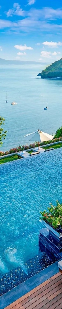 Phuket travel guide. ?Entry, climate, hotels, transportation, food, safety, culture