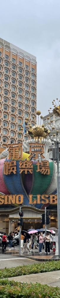 Macau 1 day tour guide, take the fortune car to the Grand Lisboa Casino, stay at MGM Hotel