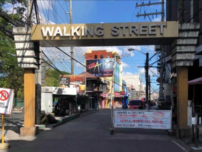 Walking Street, Bubble Bath and Gogo Bar Experience in Angeles City's Red Light District