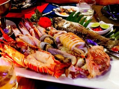 Krabi Lae Lay Grill Restaurant sunset restaurant,? taste a very large seafood platter