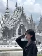 The small town of Chiang Rai, the White and Black Temple and the Temple of Truth are very beautiful