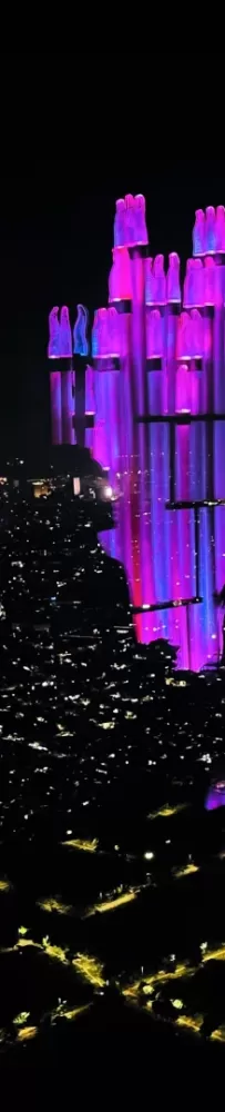 High-altitude bar Henshin. Beautiful night view of Westin Hotel city view.