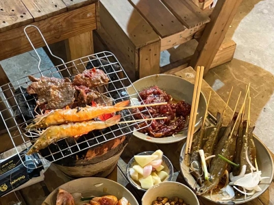 B á nh M ì Huynh Hoa, 5KU Station, and PH Ở TH Ậ N QU Ậ N 1. Restaurants all delicious