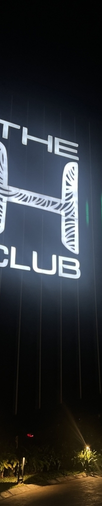 The H Nightclub Bar in Jakarta, experience a pleasant nightlife with young boys and girls