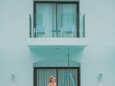 Kram Pattaya Hotel, you can jump into the swimming pool by opening the glass door