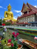 The Buddha statue at Watergate Temple and the photo taking angle at the Waterworks Cafe are very nice