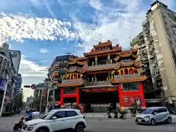 Taipei: A combination of Japan and Southeast Asia, a small city with beautiful scenery and comfortable life
