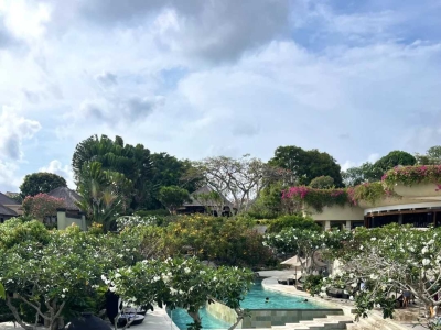 Ayana Hotel Bali is a happy stop on my trip. Watching the sunset at Kubu Beach is very cool.