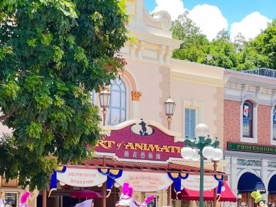A fairytale world, back to childhood. A practical guide for a one-day trip to Hong Kong Disneyland