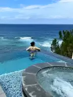 100,000 yen The Orchid Suite at Halekulani? Sunset Wing is amazing