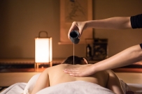 Essential Oil Massage at Rokka Spa in Hokkaido:balance the body's qi and blood