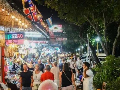 They are all back! Krabi's Nam Ao Night Market is bustling with tourists and it is spectacular!