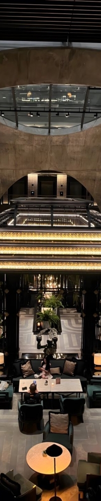 The Sintong Kempinski Hotel ?Bangkok is close to the Erawan Shrine and Paragon Mall