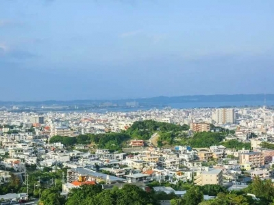 Traveling in Okinawa?, the wind here smells like sea water and beer